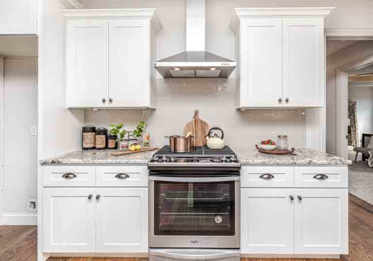 Aprenda como limpar forno com ingredientes caseiros