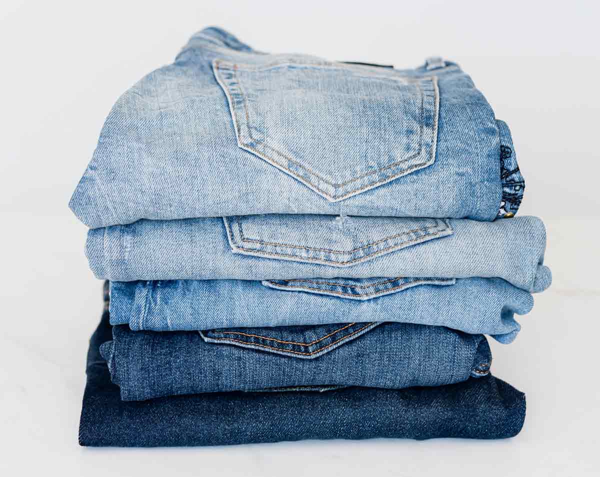 Aprenda como lavar jeans sem desbotar: um guia completo. Foto: Pexels