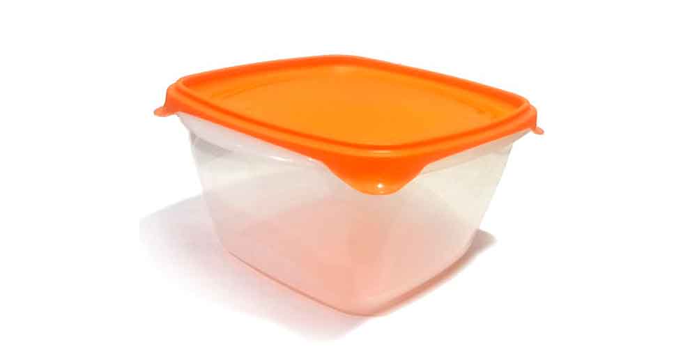 3 easy methods to clean plastic containers