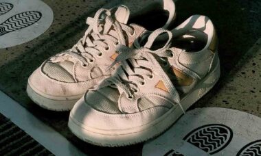 limpar tênis branco com produtos caseiros. Foto: Pexels